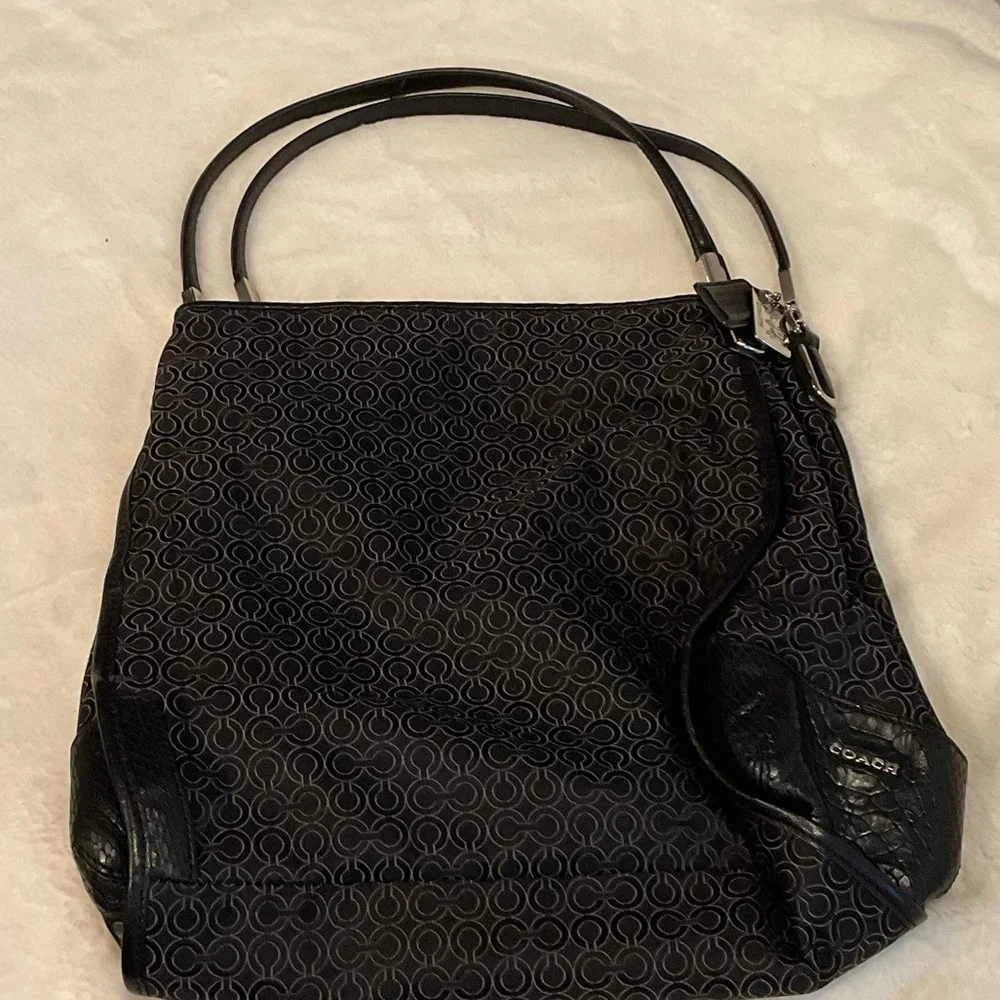 Coach Black Signature Pattern Shoulder Bag - Picture 2 of 3